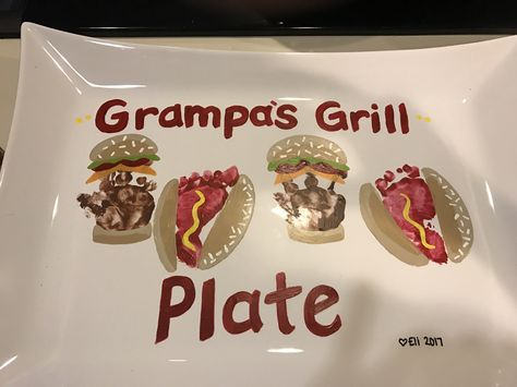 Homemade Kids Gifts, Baby Art Crafts, Kids Craft Gifts, Kids Fathers Day Gifts, Homemade Fathers Day Gifts, Baby Art Projects, Grill Plate, Diy Father's Day Gifts, Daycare Crafts