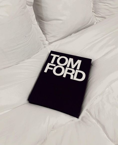 Tom Ford Book, Ford Girl, Boujee Aesthetic, Cream Aesthetic, Old Money Style, Instagram Feed Ideas, Black And White Aesthetic, Old Money Aesthetic, Jolie Photo