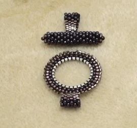 Beaded Clasp, Beaded Toggle Clasp, Seed Bead Tutorials, Free Jewellery Making Tutorials, Twin Beads, Seed Bead Tutorial, Jewelry Clasps, Jewelry Techniques, Beaded Jewelry Patterns