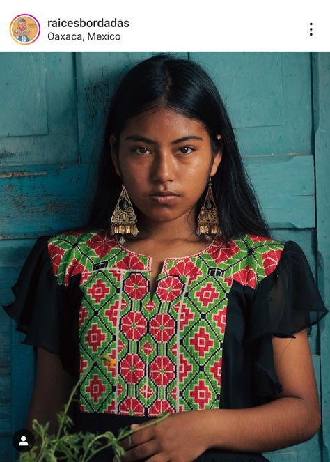 Folklorico Dresses, Brown Pride, Mexican Fashion, Mayan Culture, Mexican Outfit, Shoot Inspiration, Photoshoot Inspiration, Amazon Women, Fashion Magazine