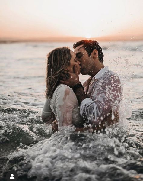 Engagement Photo Shoot Beach, Engagement Pictures Beach, Couples Beach Photography, Beach Photo Session, California Engagement, Beach Wedding Photos, Boho Wedding Inspiration, Beach Engagement Photos, Couple Photography Poses