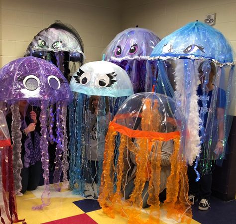 Monster Ag Kostüm, Jellyfish Costumes, Halloween Costume Couple, Jellyfish Costume, Infant Halloween, Best Group Halloween Costumes, Halloween Infantil, Halloween Costumes For 3, Costume Works