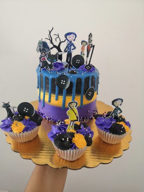 Coraline Snacks, Coraline Cake Ideas, Coraline Cupcakes, Coraline Birthday Cake, Coraline Decorations, Caroline Cake, Coraline Gifts, Coraline Birthday Party, Coraline Cake