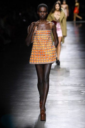 Model on the runway at the Gucci Spring 2024 Ready To Wear Fashion Show on September 22, 2023 in Milan, Italy. Gucci Spring 2024, Gucci 2024 Spring Summer, Ready To Wear Fashion Show, Jimmy Choo Sandals, Gucci Spring, Ready To Wear Fashion, Cobalt Blue Dress, Spring Summer 2024, Spring 2024