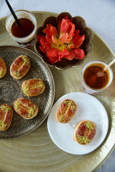 Shirini-e Zaban – Persian Puff Pastry شیرینی زبان Nowruz Recipes, Kookoo Sabzi, Love Desserts, Persian Desserts, Persian Tea, Persian Recipes, Bakers Gonna Bake, Puff Pastry Recipes, Persian Food