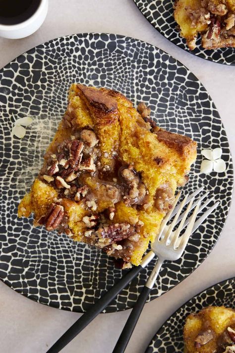 French Toast Recipes, Pumpkin French Toast Casserole, Easy French Toast Recipe, French Toast Ingredients, Food Dolls, French Toast Casserole Recipes, Pumpkin French Toast, Slow Cooker Apples, Make French Toast