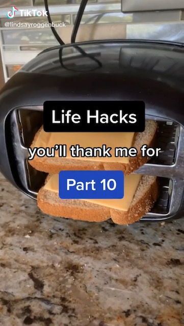 Check these life hacks to discover everything from toaster grilled cheese to perfectly reheated pizza. #lifehacks #lifehack #tiktoktips #tiktokhack #learnontiktok #todayyearsold #cookinghack #cookingtips #kitchenhack #hacks #tips Shoe Lace Patterns Converse, Lace Patterns Converse, 1000 Life Hacks, Green Converse, Everyday Hacks, Amazing Life Hacks, Simple Life Hacks, Diy Life Hacks, Fun Diy Crafts