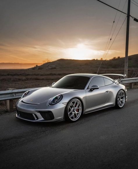 Suburban Aesthetic, Midwest Aesthetic, Cars India, American Aesthetic, Porsche 991 Gt3, 991 Gt3, Car Organization, Porsche 991, Aesthetic Car