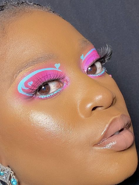 Pink And Blue Eyeliner, Cloud Eyeliner, Pink Graphic Eyeliner, Blue Graphic Eyeliner, Blue And Pink Makeup, Pink And Blue Makeup, Cupid Makeup, Pastel Eyeshadow, Pink Eyeliner