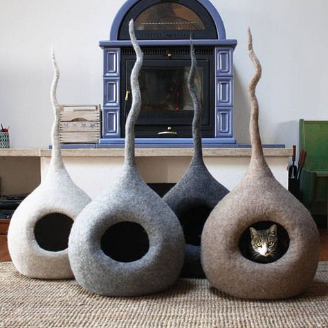 11 Cat Beds So Cool You'll Wish You Could Curl Up in Them Cool Cat Beds, Katt Hus, Katt Diy, Diy Cat Bed, Kat Diy, Modern Cat Bed, Chat Diy, Katt Grejer, Niche Chat