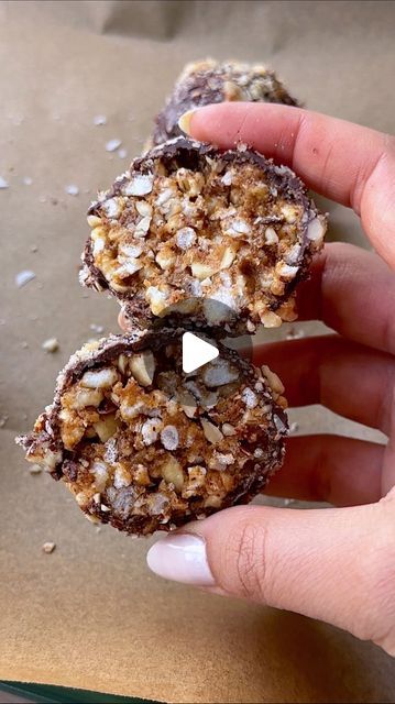 Samah Dada on Instagram: "follow @dadaeats for more easy, healthy desserts! No but this is the BEST NO-BAKE DESSERT 😭 these CHOCOLATE HAZELNUT CRUNCH BALLS will be your new favorite 😮‍💨 it’s giving Ferrero ROCHER but better you guys know i live for making a no-bake dessert and i don’t even know what to say except for these are literally one of the most delicious ones ever. crunchy, perfectly sweet, SO easy to make, with minimal ingredients and NO-BAKE! hope you enjoy this recipe and tag me @dadaeats when you make it!! Ingredients 1/3 cup creamy almond butter 1/4 cup honey 1 tsp vanilla extract 2 lightly salted rice cakes 1/4 cup roasted hazelnuts, crushed 1/2 cup chocolate chips 2 tsp coconut oil Flaky sea salt to top 3/4 cup crushed hazelnuts for rolling In a medium bowl, mix togeth Easy Healthy Desserts, Hazelnut Crunch, Roasted Hazelnuts, How To Roast Hazelnuts, Bake Dessert, Healthy Sweets Recipes, Ferrero Rocher, Chocolate Hazelnut, Rice Cakes