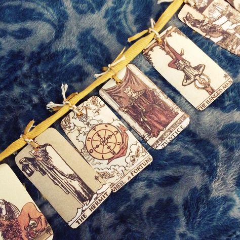 Tarot Crafts Diy, Tarot Card Crafts Diy, Tarot Card Crafts, Tarot Card Holder Diy, Tarot Crafts, Card Garland, Art Festival Booth, Diy Tarot Cards, Folk Crafts