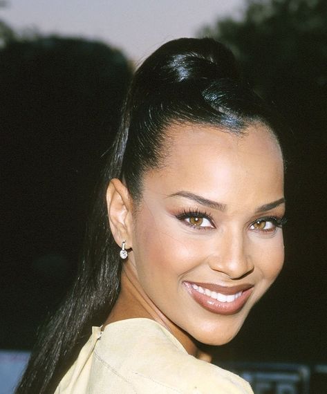 Lisa Raye 90s, Lisaraye Mccoy, Lisa Raye, Nutty Professor, Hair 90s, 90s Makeup Look, Lace Fronts, Black Actresses, Bible Women