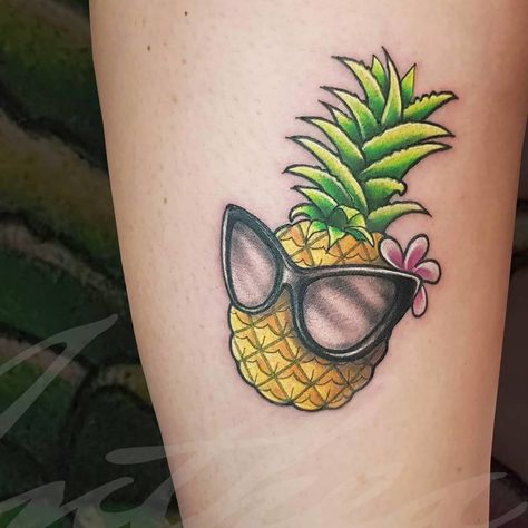 Feminine Color Pineapple tattoo done by Anthea in Barcelona, SP Pineapple Tattoos, Pinapple Tattoos, Pineapple Funny, Random Tattoos, Horse Shoe Tattoo, Pineapple Tattoo, Fruit Tattoo, Cherry Tattoos, Favorite Tattoos