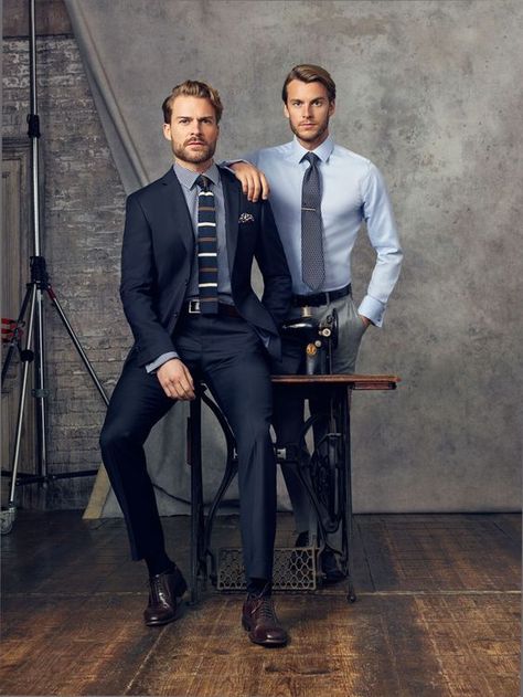 Men In Suits, Hawes And Curtis, Mens Fashion Work, Mens Photoshoot Poses, Mens Fashion Business, Formal Mens Fashion, Mens Attire, White Tee Shirts, Mens Fashion Suits