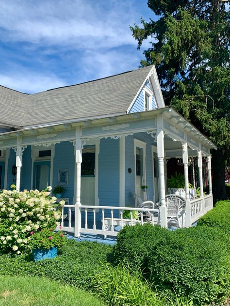 North Carolina Beach House, Light Blue Houses, Cottagecore Interior, Blue Cottagecore, Blue Beach House, 90s House, Cottage Core Home, Cottagecore House, Cottage Core House