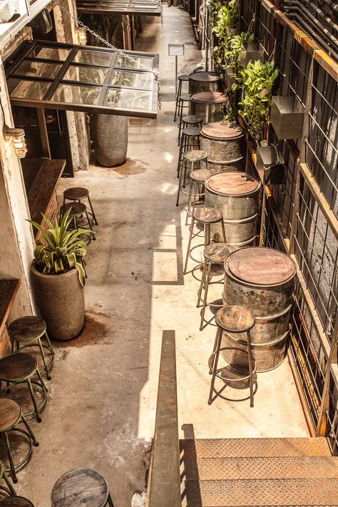 Brickhouse | South and Central American Food in Hong Kong Beer Garden Ideas, Bar En Plein Air, Pub Design, Kursi Bar, 카페 인테리어 디자인, Backyard Inspiration, Tap Room, Restaurant Interior Design, Industrial House