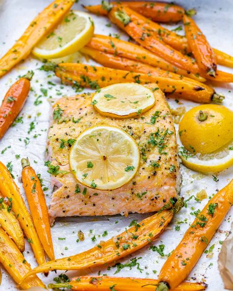 Salmon And Carrots, Pan Roasted Salmon, Clean Eating Easy, Oven Roasted Salmon, Salmon Potato, Sheet Pan Suppers, Skillet Dinners, Pan Dinners, Easy Clean Eating