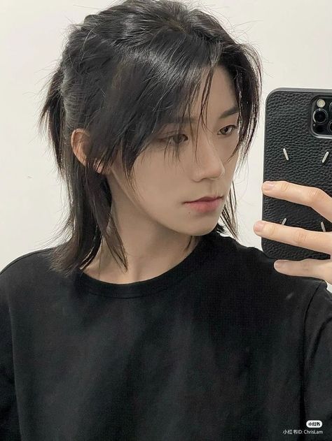 Korean Long Hair, Tan Skin Blonde Hair, Bahasa Jepun, Tomboy Hairstyles, Short Hair Tomboy, Asian Men Hairstyle, Asian Short Hair, Hair Inspiration Short, Boys Long Hairstyles