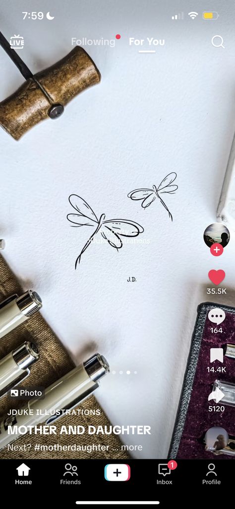 Finger Dragonfly Tattoo, Sister Dragonfly Tattoos, Dragonfly Mother Daughter Tattoos, Matching Tattoo For Mom And Daughter, Matching Dragonfly Tattoos, Small Matching Tattoos Mom And Daughter, Mommy And Daughter Tattoos, Small Tattoos Mother Daughter, Tattoo For Mom And Daughter