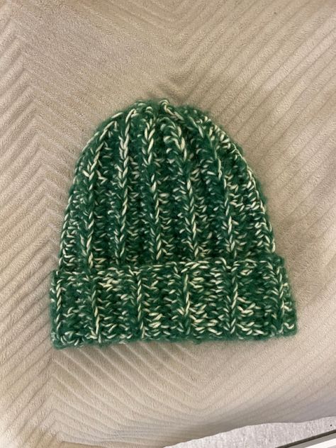 Green Beanie Crochet, Green Crochet Beanie, Fall Beanie, Fall Beanies, Crochet Green, Green Beanie, Beanie Crochet, Crochet Beanie, Crochet Ideas