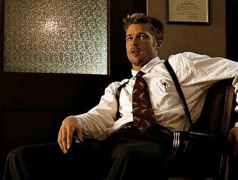 David Mills Se7en, Detective Mills, Brad Pitt Gif, Se7en 1995, Brad Pitt Movies, Seven Movie, Luke Wilson, Law School Inspiration, Out Of The Dark