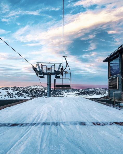 Trying to convince Milly to have the guts to use the Chair Lift by taking photos of the top 😂🙌🏼 #Snow #Ski #Snowboarding #Snowboarder #Stars #MilkyWay #Australia | ✈︎ Follow us @UnexploredFootsteps Ski Pictures, Ski Travel, Skiing Aesthetic, Ski Bums, Downhill Skiing, Snow Trip, Ski Season, 2020 Vision, Sports Quotes