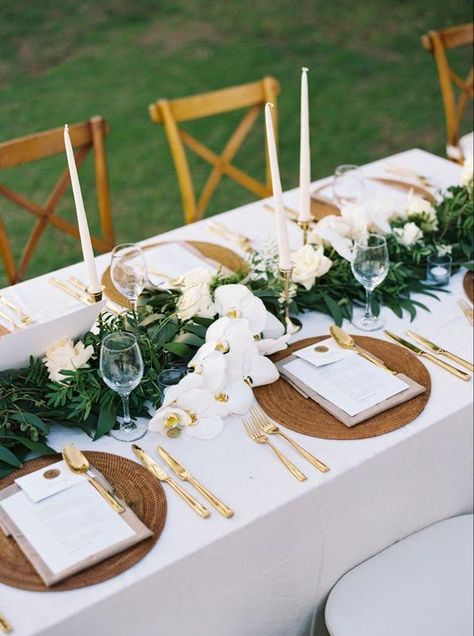 Wedding Reception Decor Ideas, Tropical Wedding Reception, Reception Decor Ideas, Tropical Wedding Decor, Destination Wedding Decor, Wedding Table Designs, Wedding Reception Design, Fresh Wedding Flowers, Wedding Reception Decor