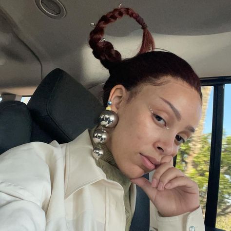 Doja Cat on Instagram: “wowowow wackyyyyyyyy” Doja Cat Without Makeup, Doja Cat No Makeup, Doja Cat Nicki Minaj, Without Makeup Look, No Makeup Looks, Acne Pictures, Acne Makeup, The Grammys, Minimal Makeup