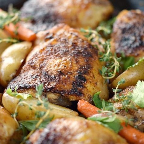 The entire family will love the deep, rich flavors in these Guinness Beer-Braised Chicken Thighs with carrots and petite potatoes! © COOKING WITH CURLS Irish Chicken Recipes, Petite Potatoes, Dutch Oven Chicken Thighs, Chicken Stew With Potatoes, Oven Chicken Thighs, Irish Meals, Beer Braised Chicken, Guinness Recipes, Dutch Oven Chicken