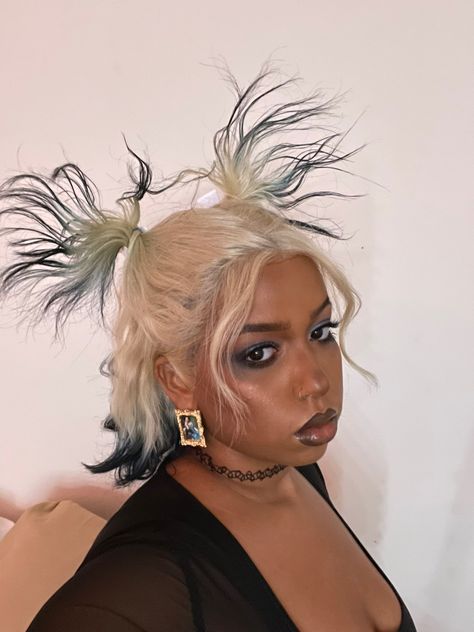 Spiky Updo, Vampy Updo, 90s Punk Hair, Punk Rock Hairstyles, Y2k Updo, Mutant Oc, Hairstyles Dyed, Gala Hair, Spikey Hair