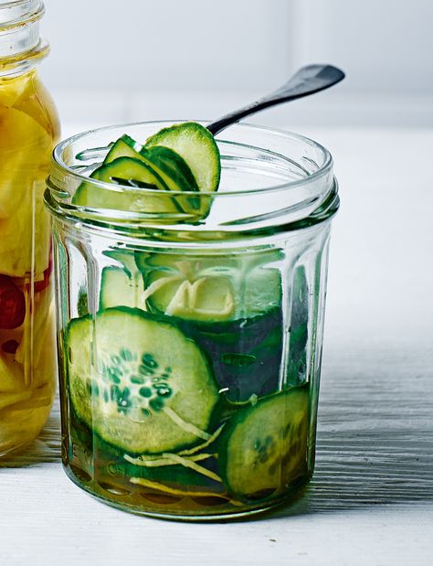 This Japanese-style pickled cucumber is perfect for a buffet. Serve with cold roast turkey, oily fish like grilled salmon, or teriyaki chicken How To Pickle Cucumbers, Pickle Cucumbers, Fish Tacos Tilapia, Oily Fish, Japanese Pickles, Pickled Cucumber, Bulgogi Beef, Roast Turkey, Cucumber Recipes Salad