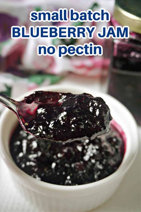 Small-Batch Blueberry Jam without pectin, a quick and easy homemade jam recipe that is ready in well under one hour. It's made with only 3 ingredients and fresh blueberries, and it can be used as it is or in cakes, cookies, and so much more. Diy Blueberry Jam, Small Batch Preserves, Small Batch Blueberry Jam, Blueberry Jam Without Pectin, Blueberry Jam Recipe Easy, Easy Blueberry Jam, Strawberry Blueberry Jam, Blueberry Ideas, Water Canning