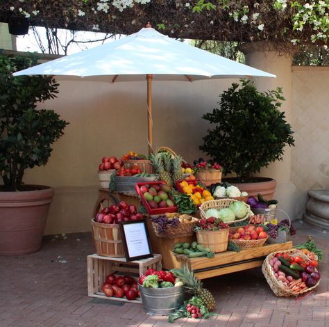 Looking for something to make your guests feel appreciated? Our interactive carts are perfect for parties! Our carts create a beautiful scene, give your guests a gift to take home add an interactive element to the party! For more information visit www.themesandflowers.com Vintage Farmers Market Aesthetic, Vegetable Market Design, Market Theme Party, Farmers Market Stands, Produce Cart, Vegetable Cart, Veggie Stand, Fruit Cart, Farmers Market Party