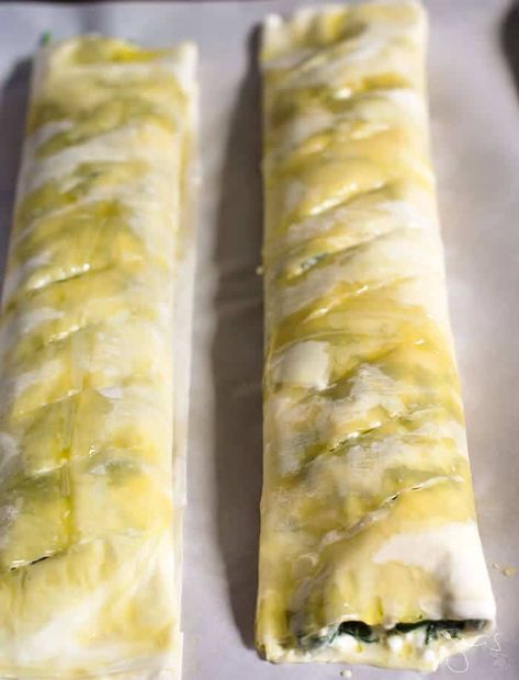 Filo Dough Appetizers, Philo Recipes, Dessert Bread Recipes, Phyllo Pie, Spanakopita Recipe, Phyllo Dough Recipes, Spinach Puff, Greek Spinach, Phyllo Recipes