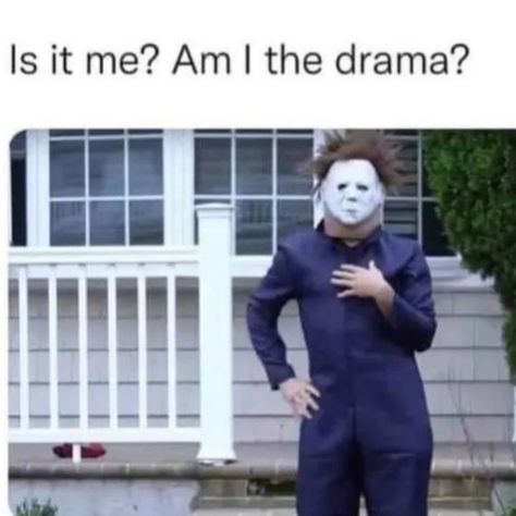 Memes Halloween, Fall Humor, Horror Movies Funny, Halloween Memes, Halloween Wallpaper Cute, Scary Movie Characters, The Boogeyman, Funny Horror, Movie Memes