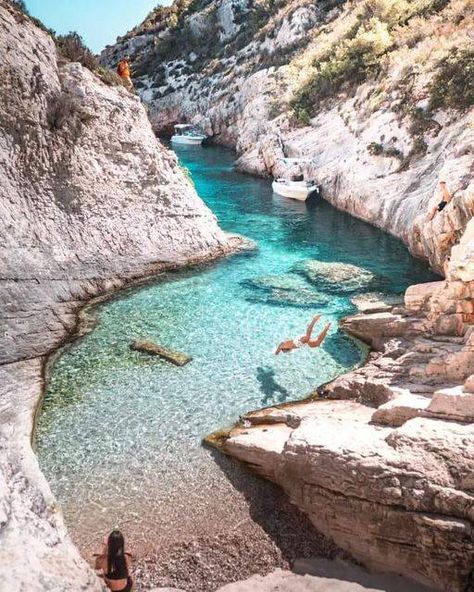 Pritiscina Bay, island of Vis in Croatia 🇭🇷 Vis Croatia, Vis Island, Croatian Coast, Slovenia, Hungary, Croatia, Fall In Love, Falling In Love, Travel Destinations