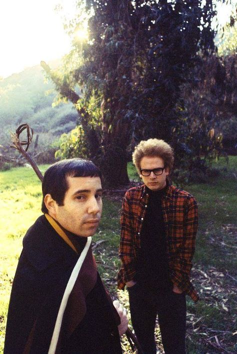 Simon & Garfunkel, 1960 Harriet The Spy, Art Garfunkel, Simon And Garfunkel, Simon Garfunkel, Paul Simon, Peace Art, I'm With The Band, Folk Music, Music Icon