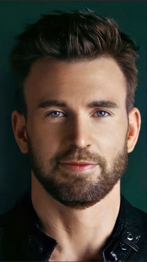 Christopher Evans, Handsome Older Men, Robert Evans, Chris Evans Captain America, Man Thing Marvel, Hot Actors, Steve Rogers, Chris Hemsworth, Good Looking Men