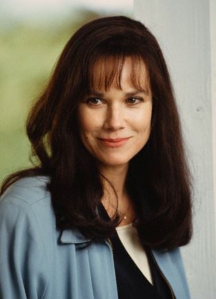 Barbara Hershey Batgirl Pictures, Lena Olin, Barbara Hershey, Hollywood Girls, Old Hollywood Glamour, Girl Next Door, Hollywood Glamour, Types Of Fashion Styles, Old Hollywood