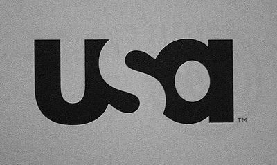 This logo is all type, yet it conveys the message. It is for the USA television network. Acronym Logo, Clever Logo Design, Negative Space Design, Negative Space Logos, Clever Logo, Logo Luxury, Typo Logo, Logotype Design, Logo Creation