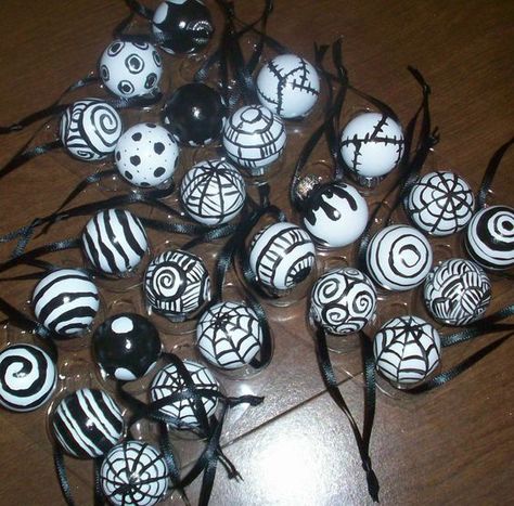 Adornos navideños Halloween Tree Ornaments, Nightmare Before Christmas Tree, Halloween Christmas Tree, Nightmare Before Christmas Ornaments, Nightmare Before Christmas Decorations, Creepy Christmas, Nightmare Before Christmas Halloween, Dark Christmas, Halloween Tree