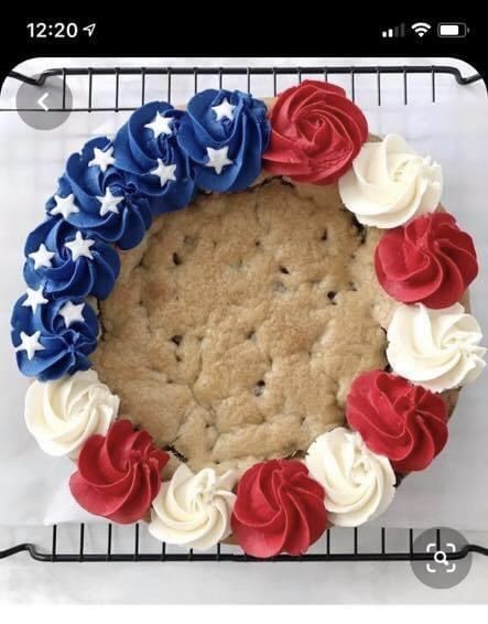 4th Of July Sugar Cookie Cake, 4th Of July Cookies Buttercream, Forth Of July Cake Ideas, 4th Of July Cookie Cake Decorating Ideas, 4th July Cookie Cake, Memorial Day Cookie Cake Ideas, Usa Cookie Cake, 4th Of July Buttercream Cookies, 4th Of July Bakery Ideas