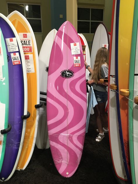 Surfboard Design Aesthetic, Spray Paint Surfboard, Cute Surfboards, Surf Board Aesthetic, Surfboards Aesthetic, Surf Boards Designs, Aesthetic Surfboard, Painted Surfboard, Surfboard Design Ideas