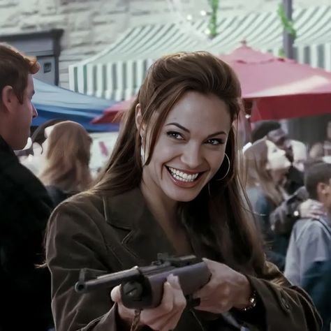 #mrandmrssmith Jane Smith Angelina Jolie, Series Journal, Ms Smith, Mr And Mrs Smith, Female Icons, Mrs Smith, Jane Smith, Beautiful Picture, Iconic Movies