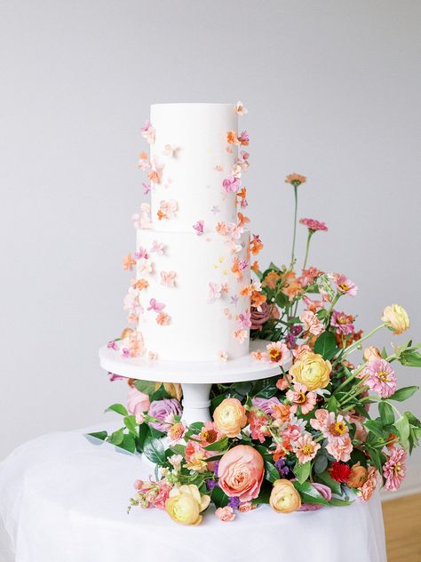 Cupcake Torte, Cake Florals, Floral Cake Design, Winnipeg Wedding, Floral Wedding Cake, Wedding Cake Table, Cake Trends, 2022 Wedding, White Wedding Cake