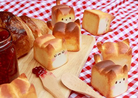 Warmly 'Baked' Breadcat Cat Bread, Kawaii Cooking, Cute Baking, Cute Food Art, Kawaii Food, Cute Desserts, Cafe Food, Pretty Food, Cute Food