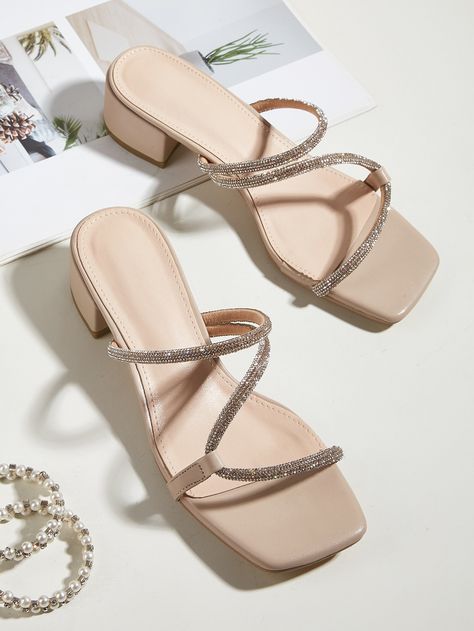 Casual Chappal For Women, Designer Slippers For Women, Mini Heels, Elegant Shoes Heels, Classy Sandals, Glittery Shoes, Trendy Slippers, Hak Tinggi, Fancy Sandals