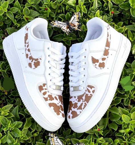 Air Force 1 Brown, Walmart Shoes, Cow Stuff, Custom Shoes Diy, Western Shoes, Nike Shoes Air Force, Air Force 1s, Trendy Shoes Sneakers, Dr Shoes