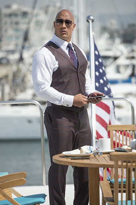 Dwayne Johnson in Ballers (2015) Dwayne Johnson Ballers Style, Dwayne Johnson Ballers, Movie Fast And Furious, Rock Johnson, The Rock Dwayne Johnson, Look Formal, Mens Shaving, Mens Fashion Inspiration, Dwayne Johnson